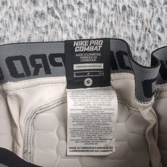 Nike Pro Combat Shorts Men Small Padded Compression Dri-FIT Football Baselayer - Picture 2 of 6
